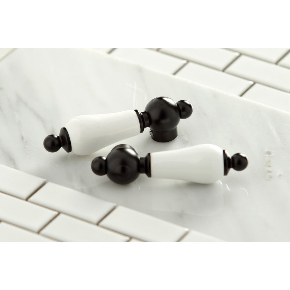Governor Double-Handle 4" Centerset Bathroom Faucet with Brass Pop-Up in Oil Rubbed Bronze