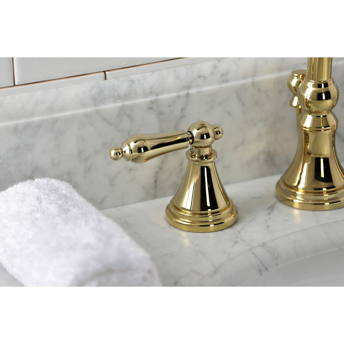 Governor Widespread Bathroom Faucet with Brass Pop-Up in Polished Brass