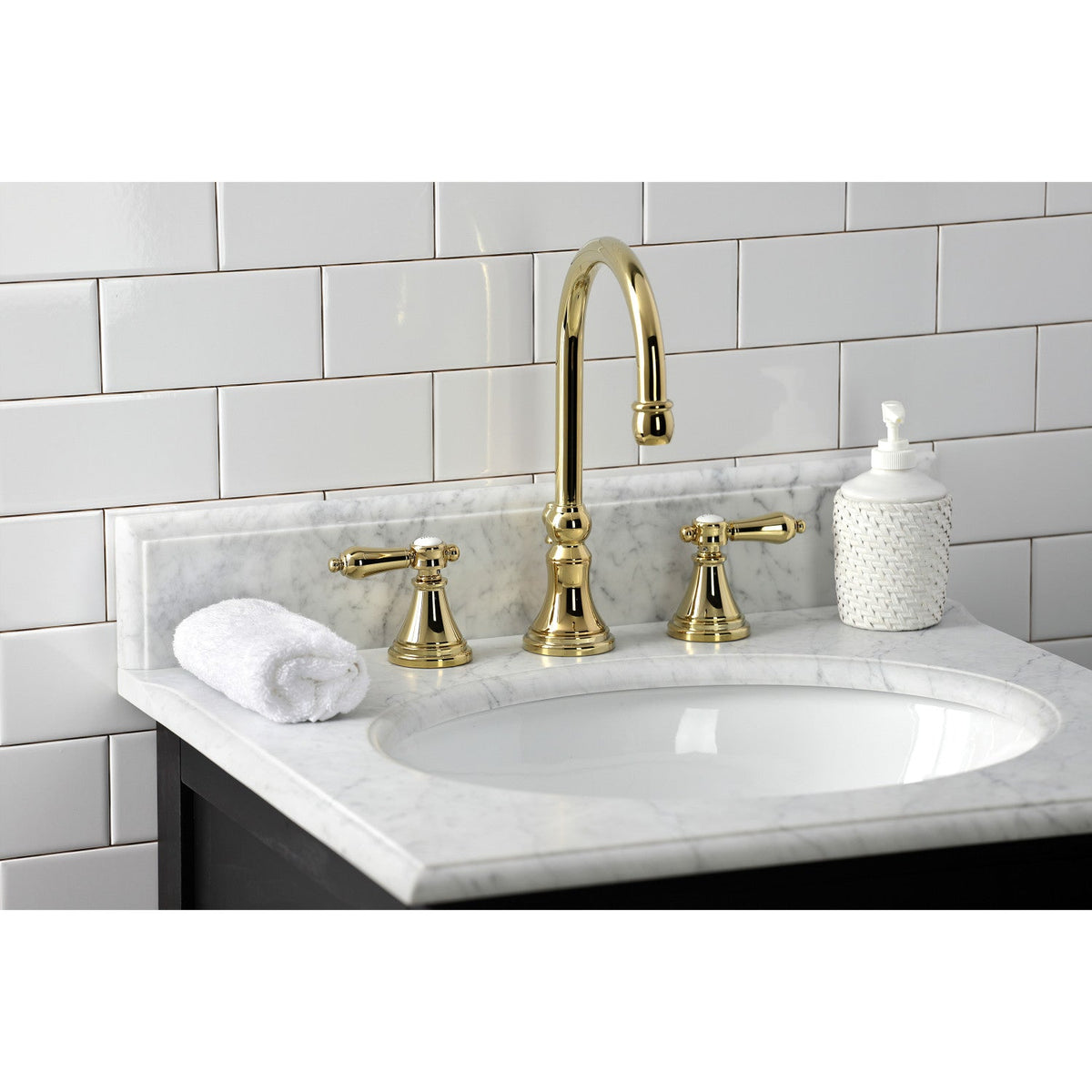 Heirloom Widespread Bathroom Faucet with Brass Pop-Up in Polished Brass