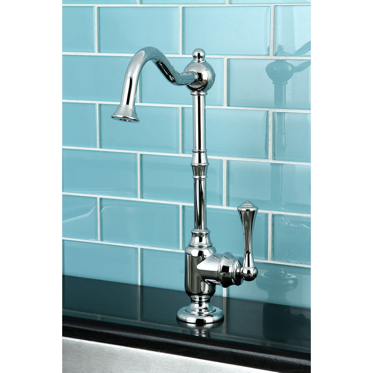 Vintage Single-Handle Water Filtration Faucet in Polished Chrome