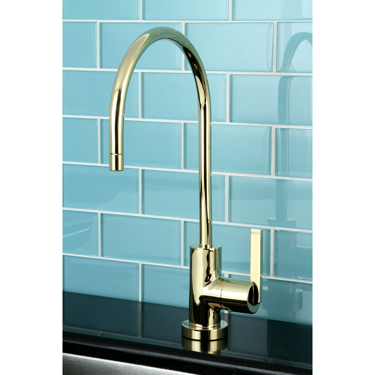 Continental Single-Handle Water Filtration Faucet in Polished Brass