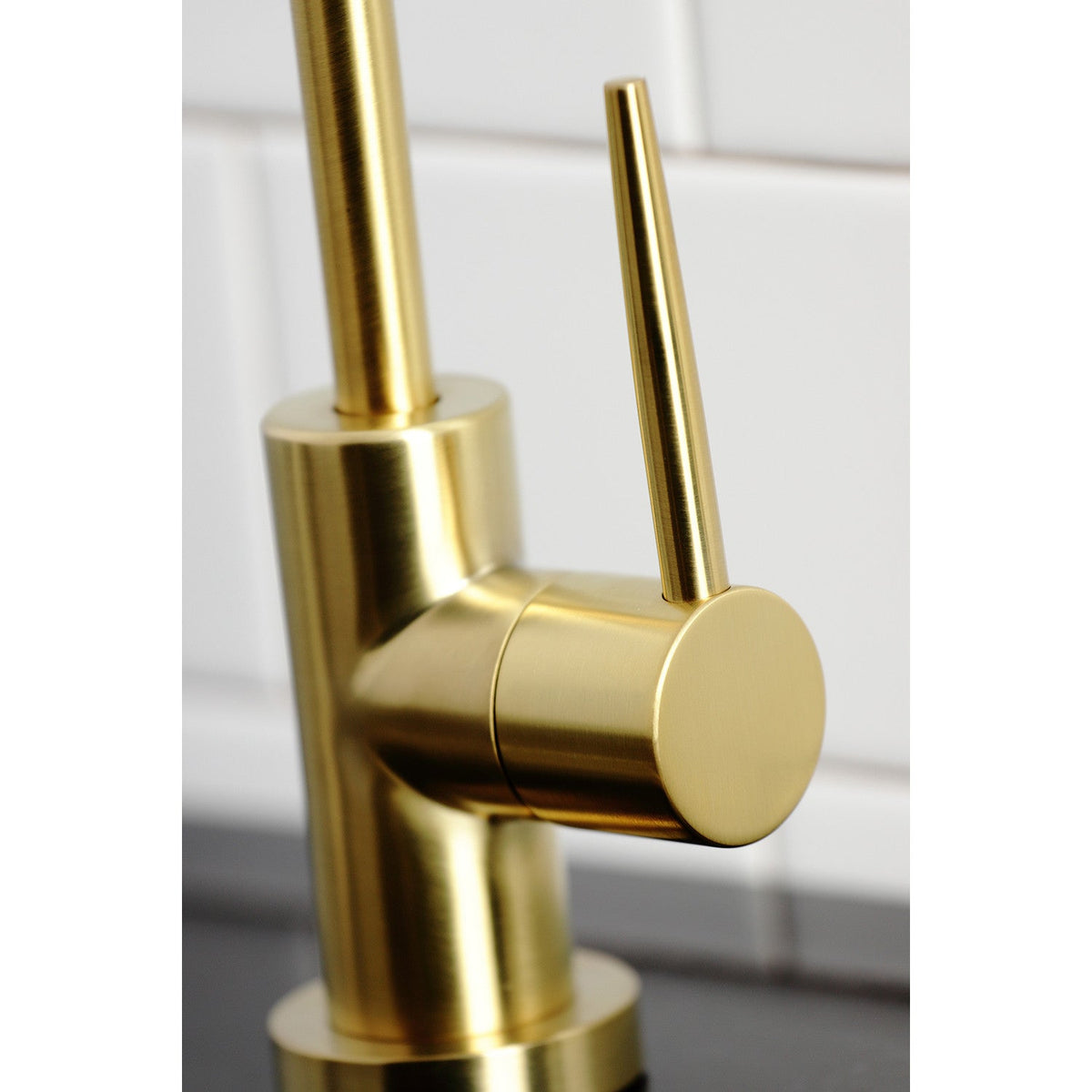New York Single-Handle Cold Water Filtration Faucet in Brushed Brass