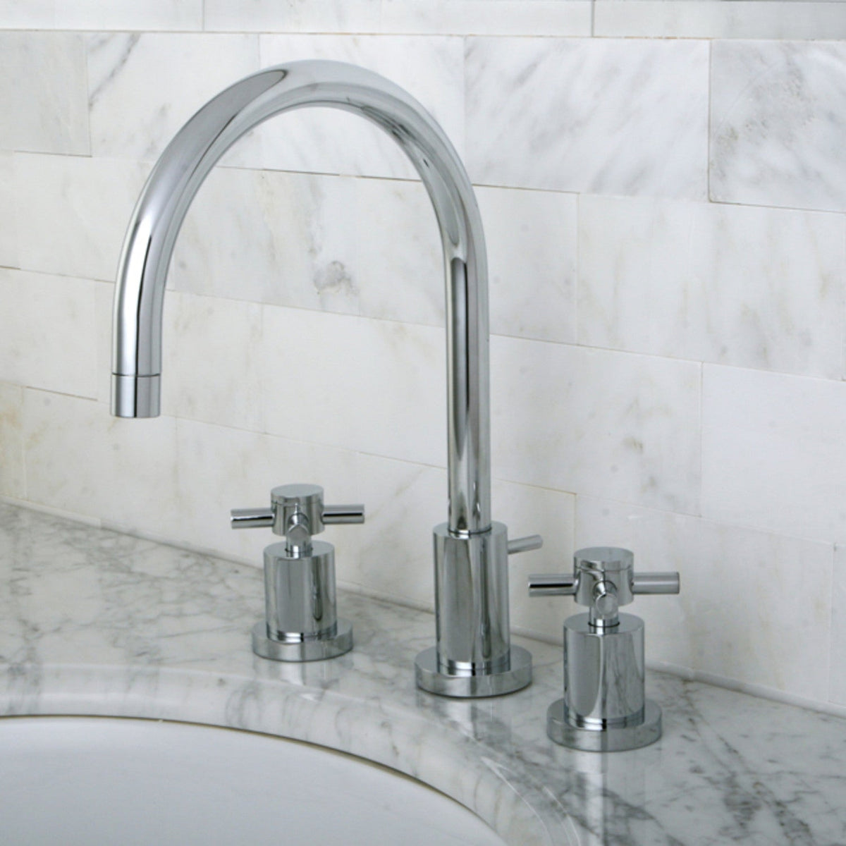 Concord Widespread Bathroom Faucet with Brass Pop-Up in Polished Chrome