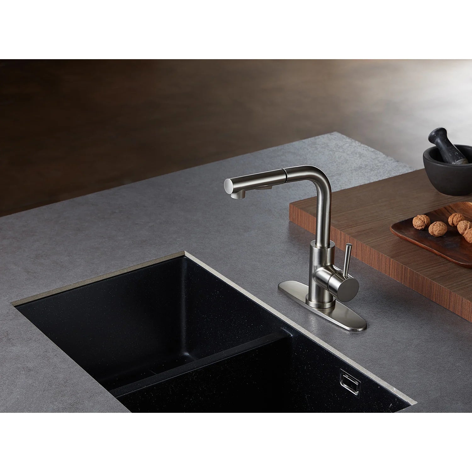 Brushed nickel kitchen sink faucet with single handle and pull-out sprayer