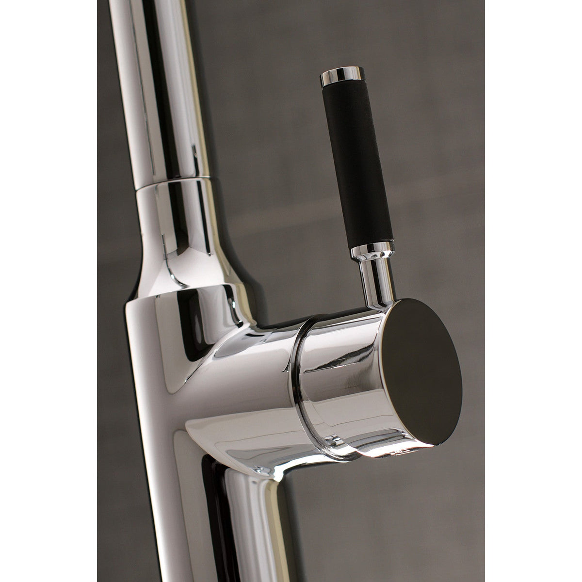 Gourmetier Kaiser Single-Handle Pull-Down Kitchen Faucet in Polished Chrome