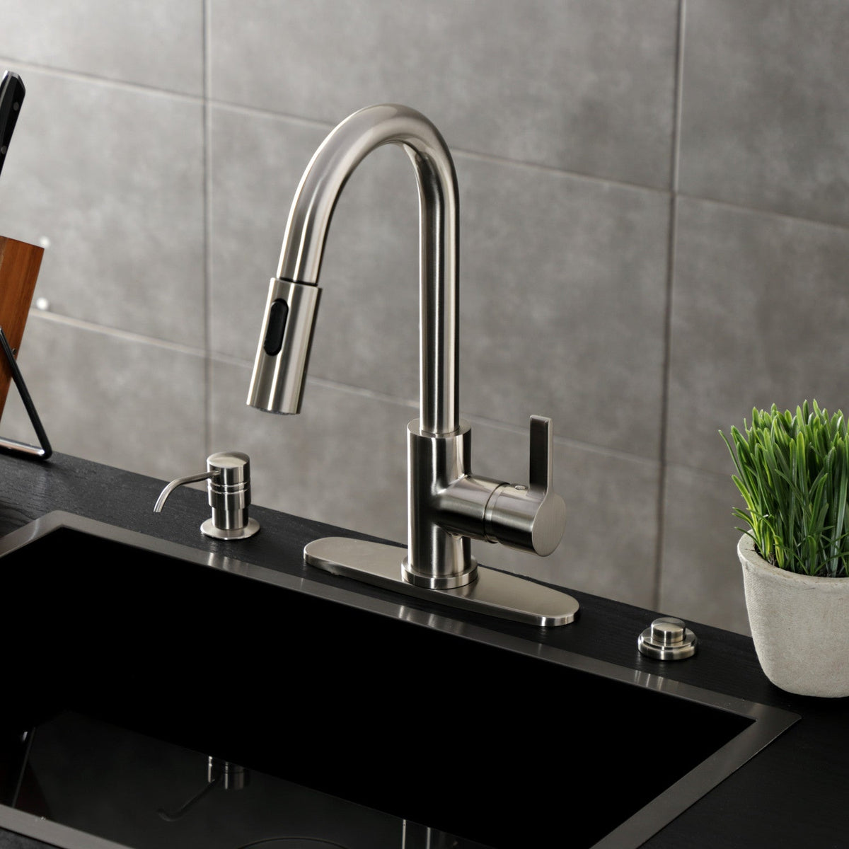 Gourmetier Continental Single-Handle Pull-Down Kitchen Faucet in Brushed Nickel