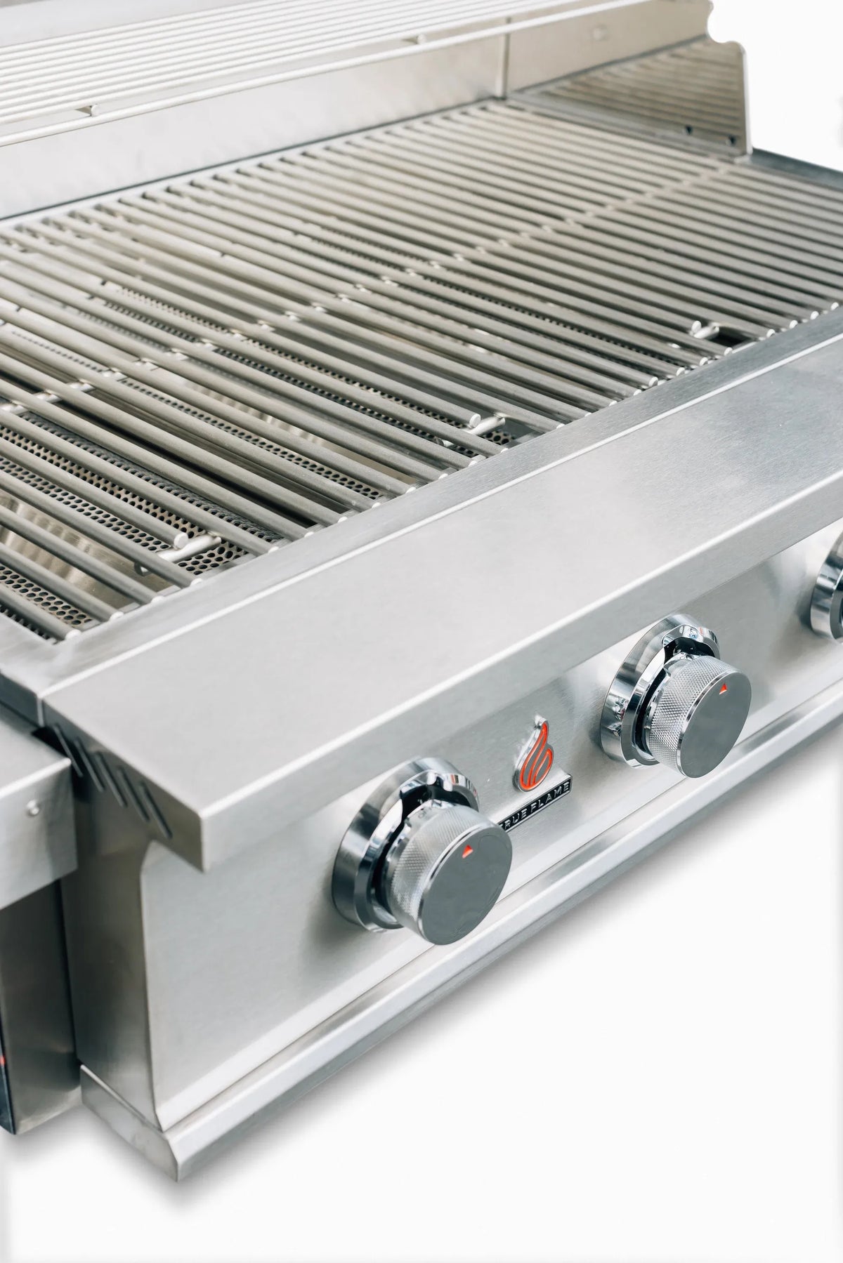 Stainless steel grill grates and burner tubes with front control knobs