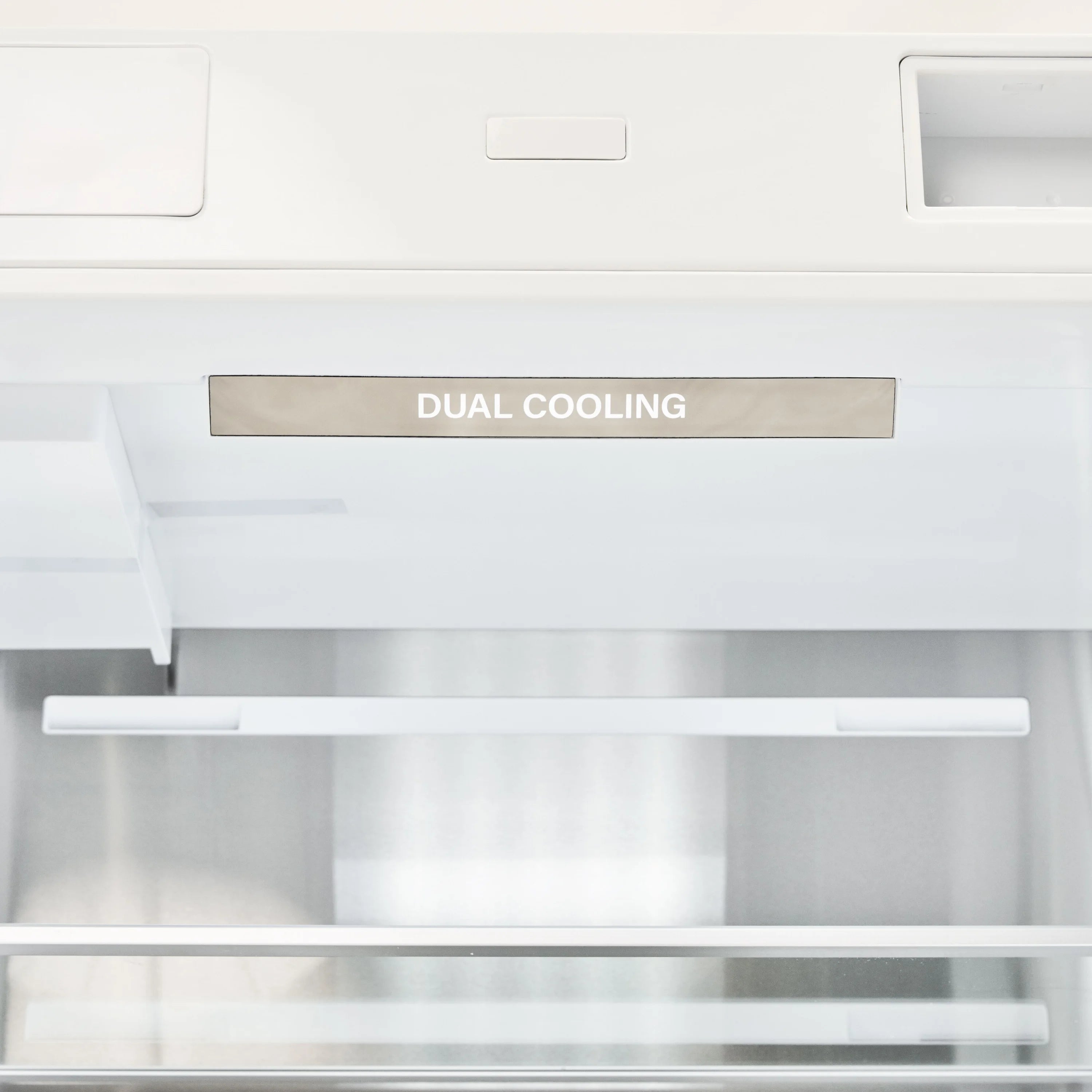 Refrigerator upper compartment with "DUAL COOLING" bar and pull-out shelf
