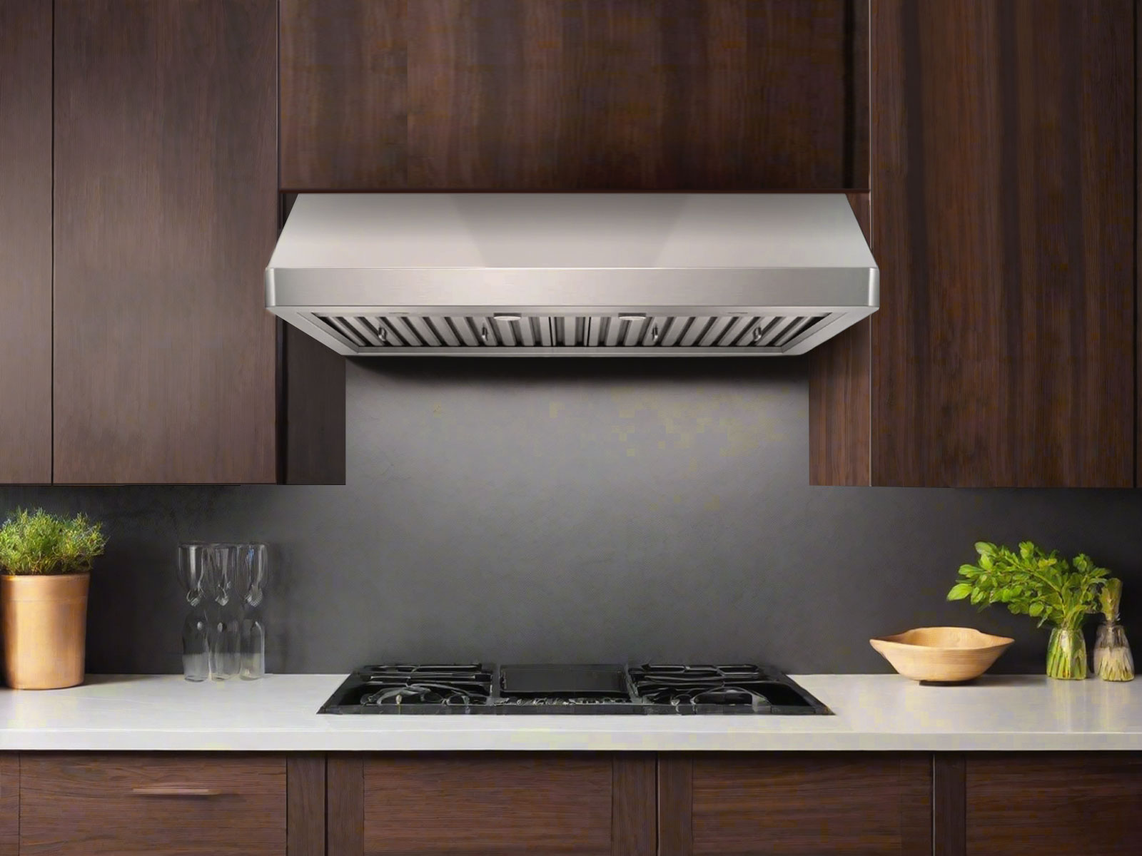 Stainless steel under-cabinet range hood with front baffle filter grille