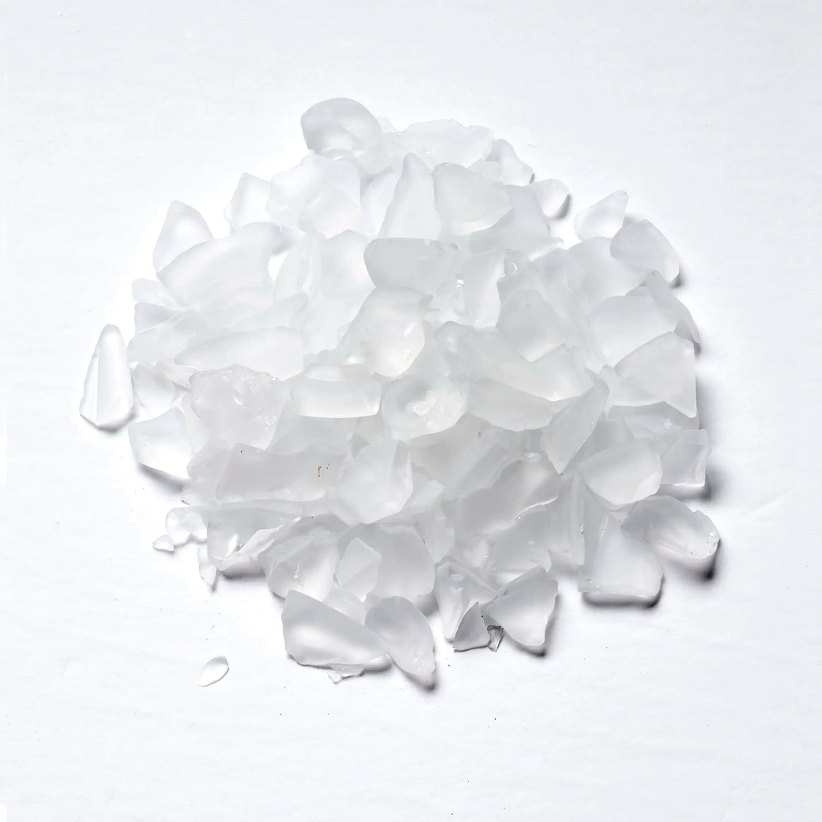White ice-style decorative firebox crystals for an electric firebox