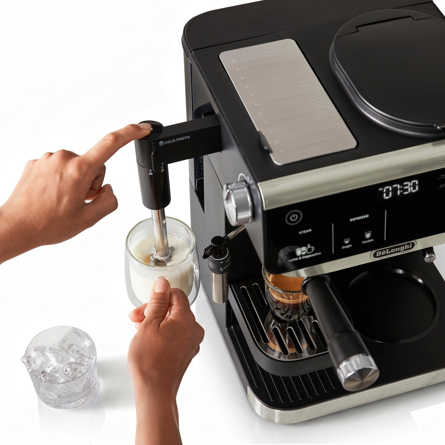 De'Longhi All-in-One Combination Coffee and Espresso Machine with Manual Steam Wand in Black (COM630BK) - image 16