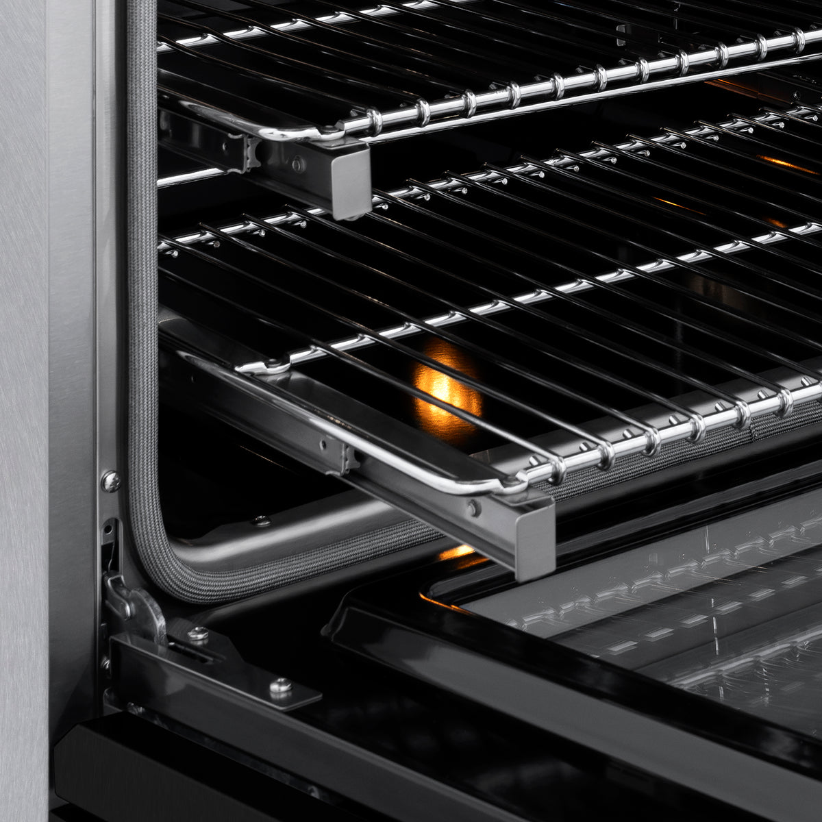 ZLINE 48-Inch Paramount Induction Range SINRS-BLM-48 oven rack detail