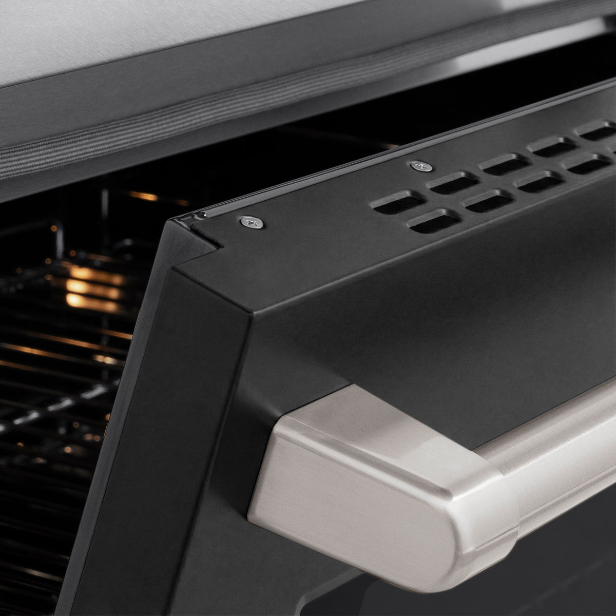 ZLINE 48-Inch Paramount Induction Range SINRS-BLM-48 handle detail