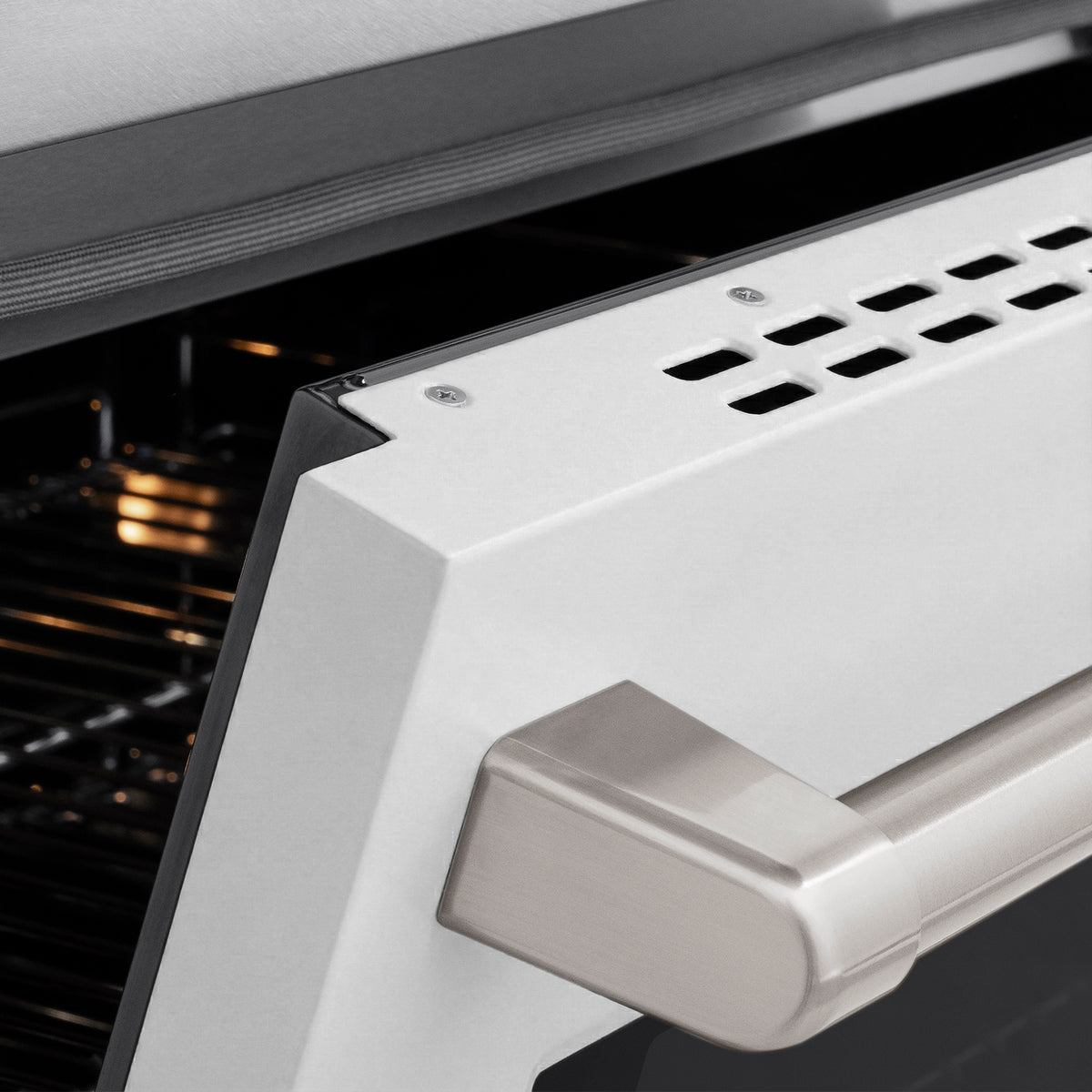 ZLINE 48-Inch Paramount Induction Range SINRS-WM-48 handle detail