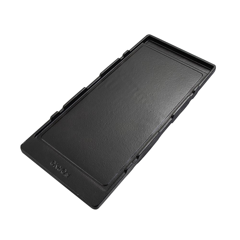 Dual fuel range griddle plate insert with textured black cooking surface