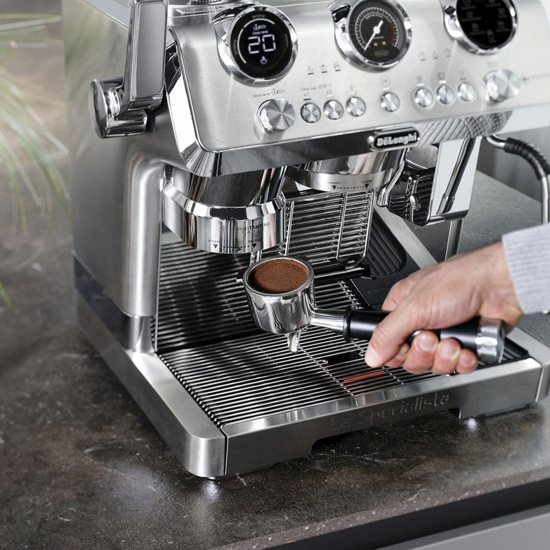 De'Longhi Package - La Specialista Maestro Sensor Grinding, Milk Frothing Espresso Machine with Espresso Glass Set