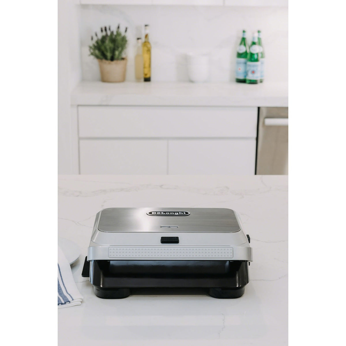De'Longhi Livenza Compact All-Day Grill in Stainless Steel