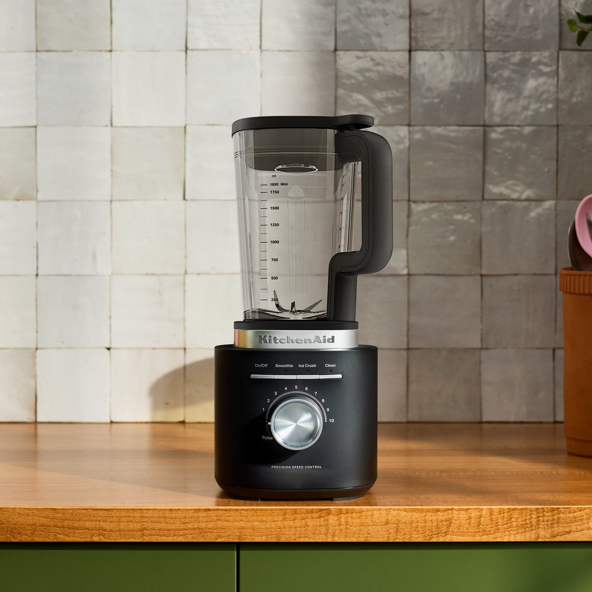 KitchenAid Pure Power Blender with 62 oz Glass Jar in Black Matte (KSB2070BM) - image 8