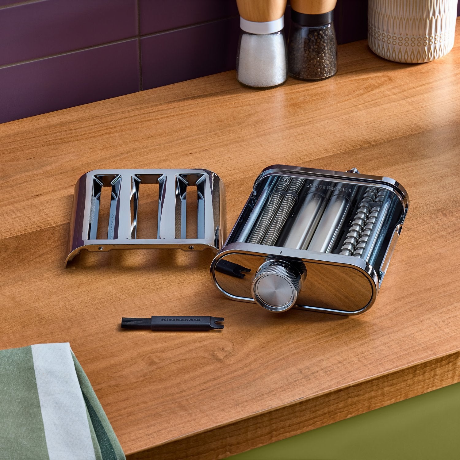 KitchenAid 3-in-1 Metal Pasta Roller and Cutter Attachment in Chrome (KSM3MPA) - image 11