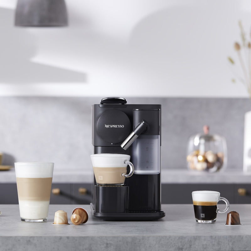 De'Longhi Gran Latissima Nespresso Espresso Coffee Machine in Black (EN640B)