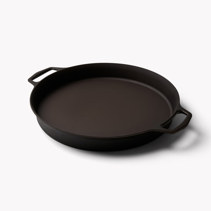 Field Company No.16, 16 ¾”-Inches Double-Handled Cast Iron Skillet