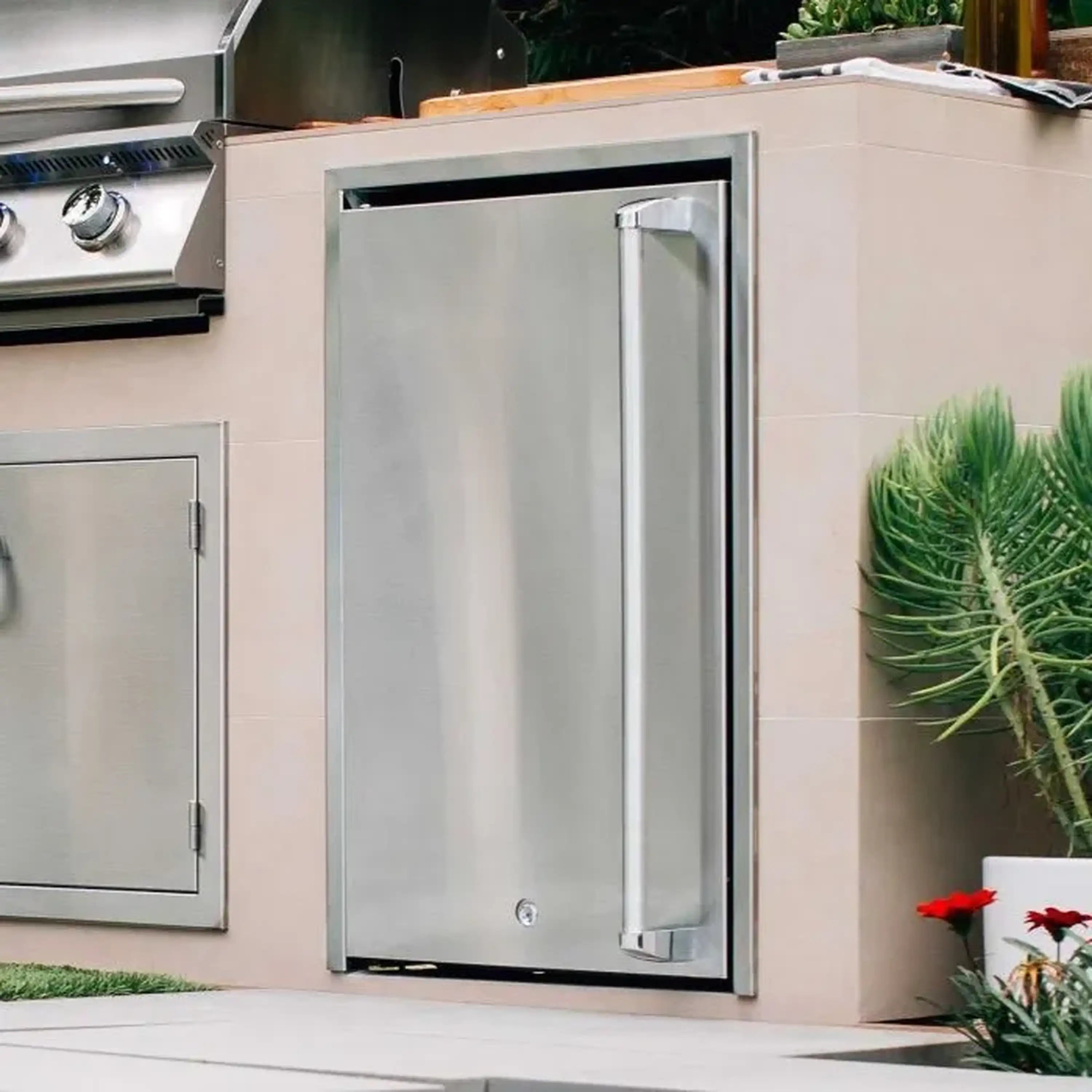 TrueFlame door liner for grill opening, stainless steel side frame and pull bar