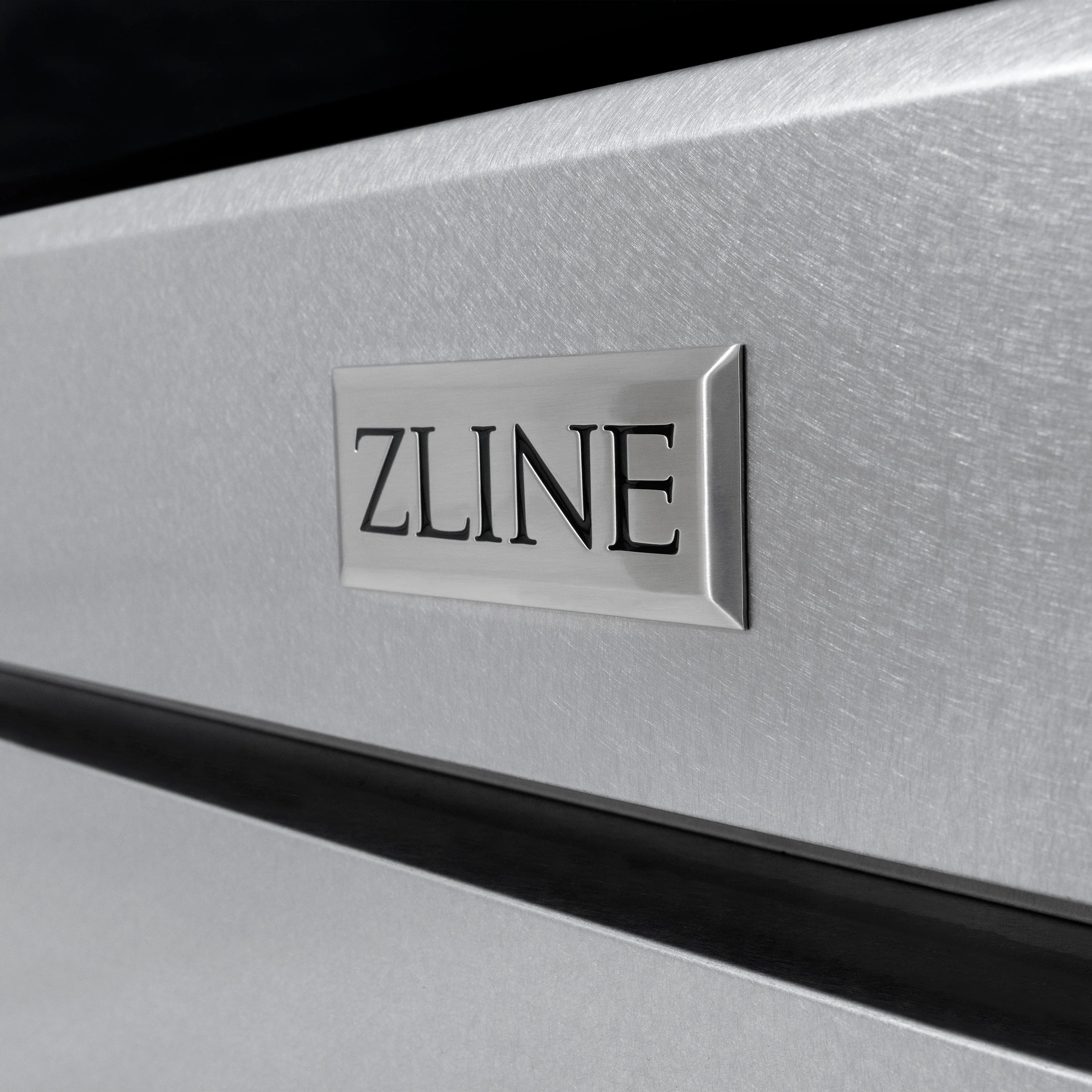 Stainless steel front panel with ZLINE nameplate