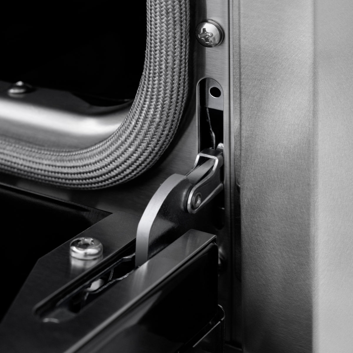 Stainless range side with pull-out handle and gas hose connection