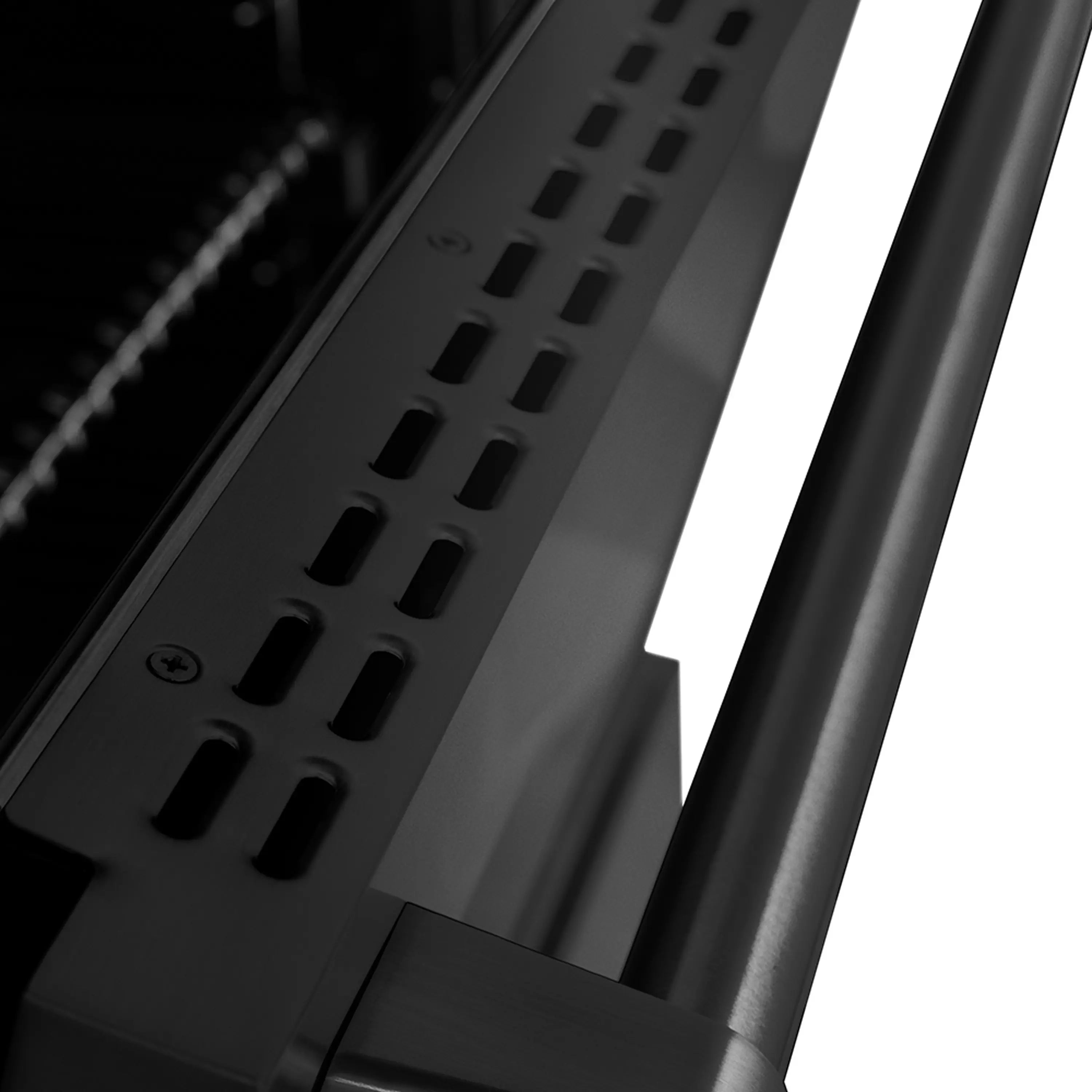 Range side vent slots with stainless trim
