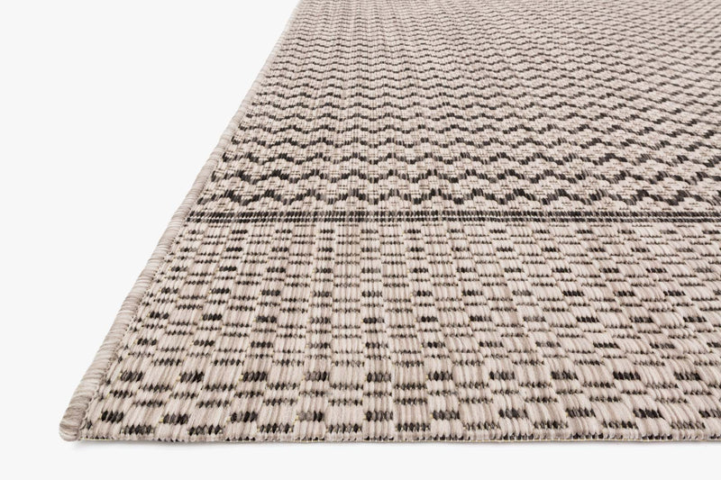 Loloi Isle Collection - Indoor/Outdoor Power Loomed Rug in Grey & Black (IE-03)