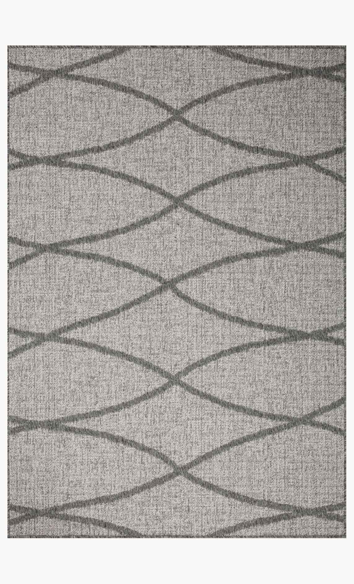 Light grey indoor/outdoor power loom rug with dark grey lattice diamond pattern