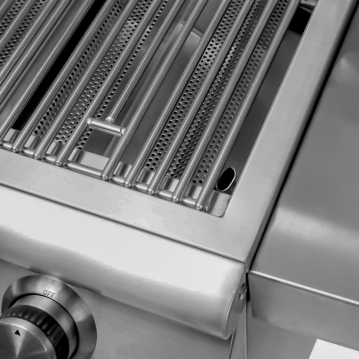 Stainless steel grill grates with perforated heat diffuser bars and control dial