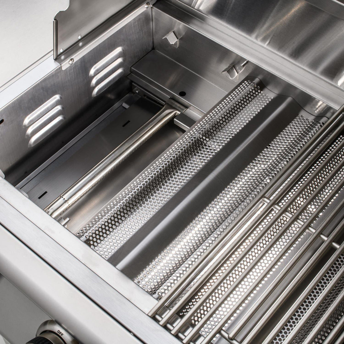 Stainless steel grill firebox with cooking grates and control bars