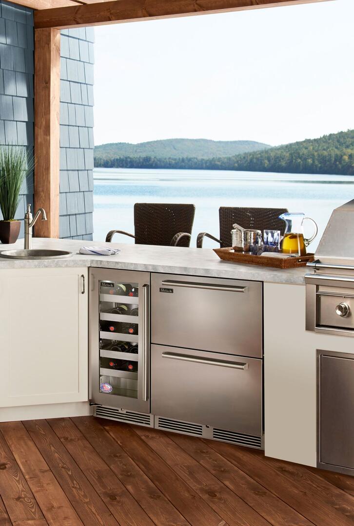 Stainless built-in single-zone wine cooler with glass door, 20-bottle capacity