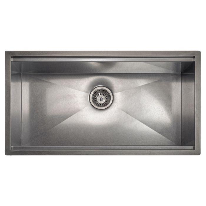 Single-bowl stainless steel kitchen sink basin with central drain strainer